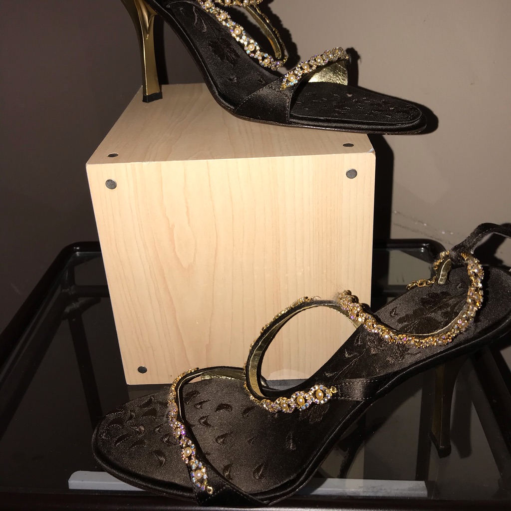 Somewhat New Vicini Heels